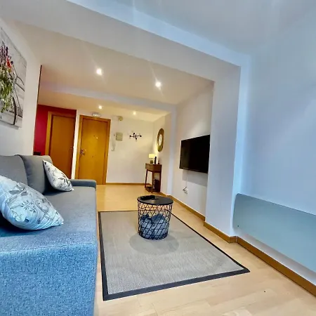 Atuaire Picotas En El Centro Historico Burgo